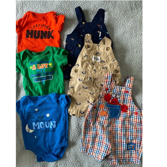 3 set of onsies and overalls 0-3 months - Picture 2 of 2